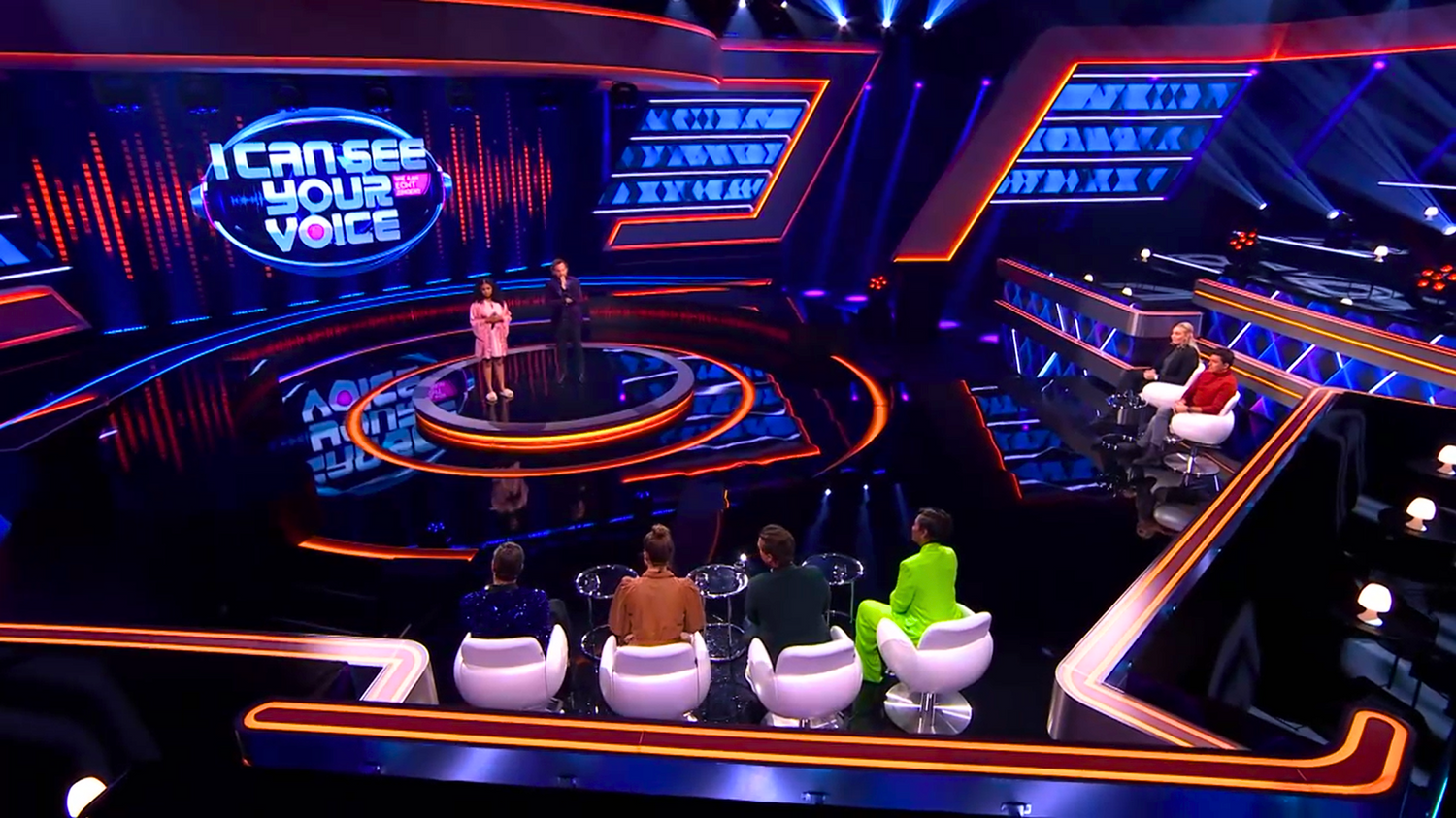 Ilaisa on the “I Can See Your Voice” stage performing for the celebrity panel on the Dutch TV music show